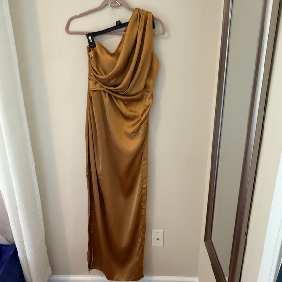 Petal + Pup Gold‎ One Shoulder Maxi Dress High Slit Formal Party Cocktail US 4 - Picture 2 of 9